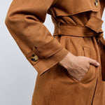 Kunstsuède Camel Trenchcoat voor Dames – Stijlvolle en Lichtgewicht Herfstjas voor Elke Gelegenheid!