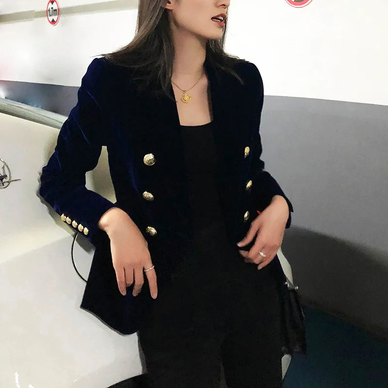 Elegant velvet blazer