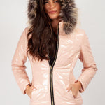 Zwarte Glanzende Dames Pufferjack met Faux Fur Capuchon: Warm, Winddicht en Modieus